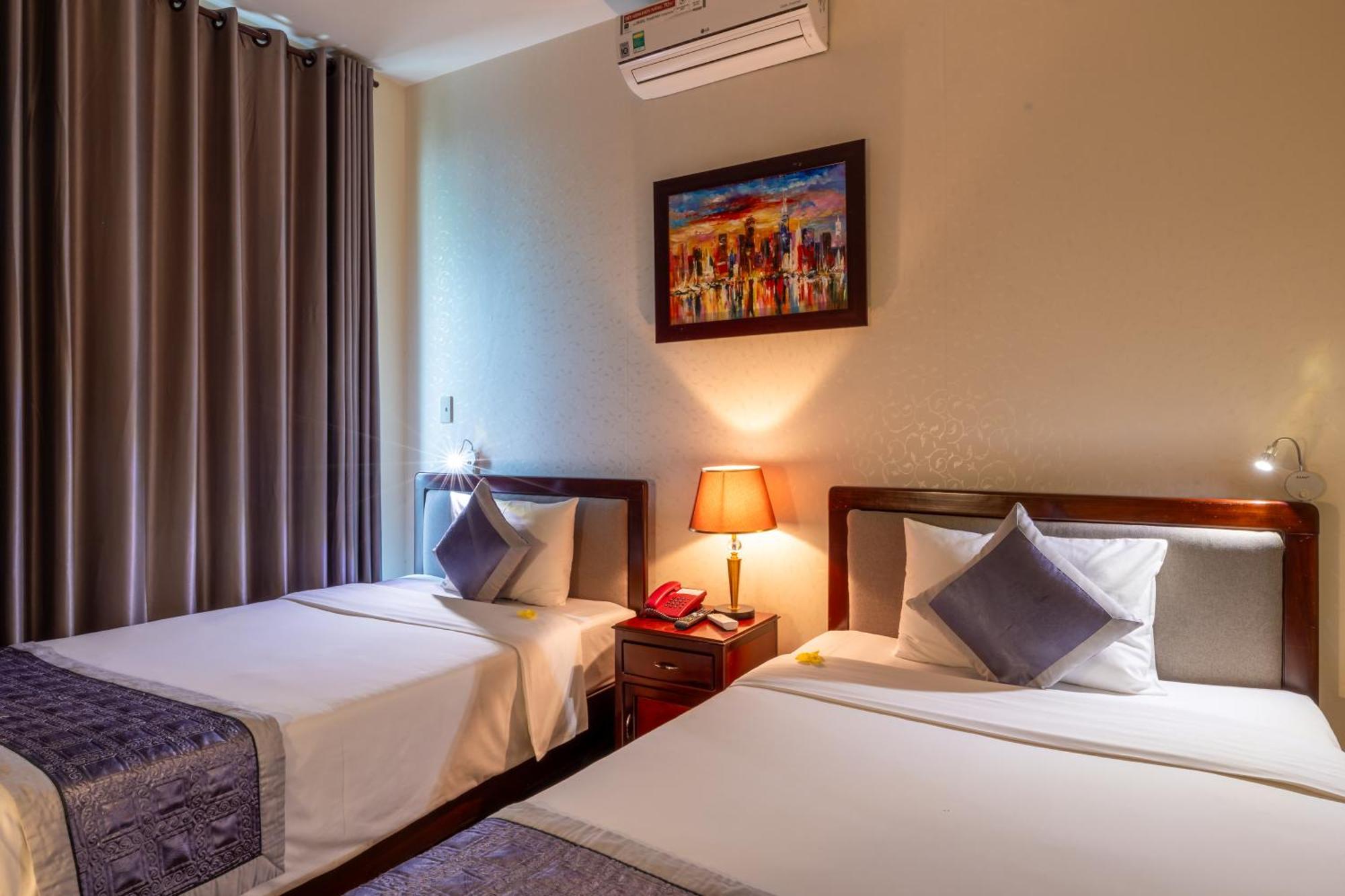 Baly Hotel Hue Exterior foto