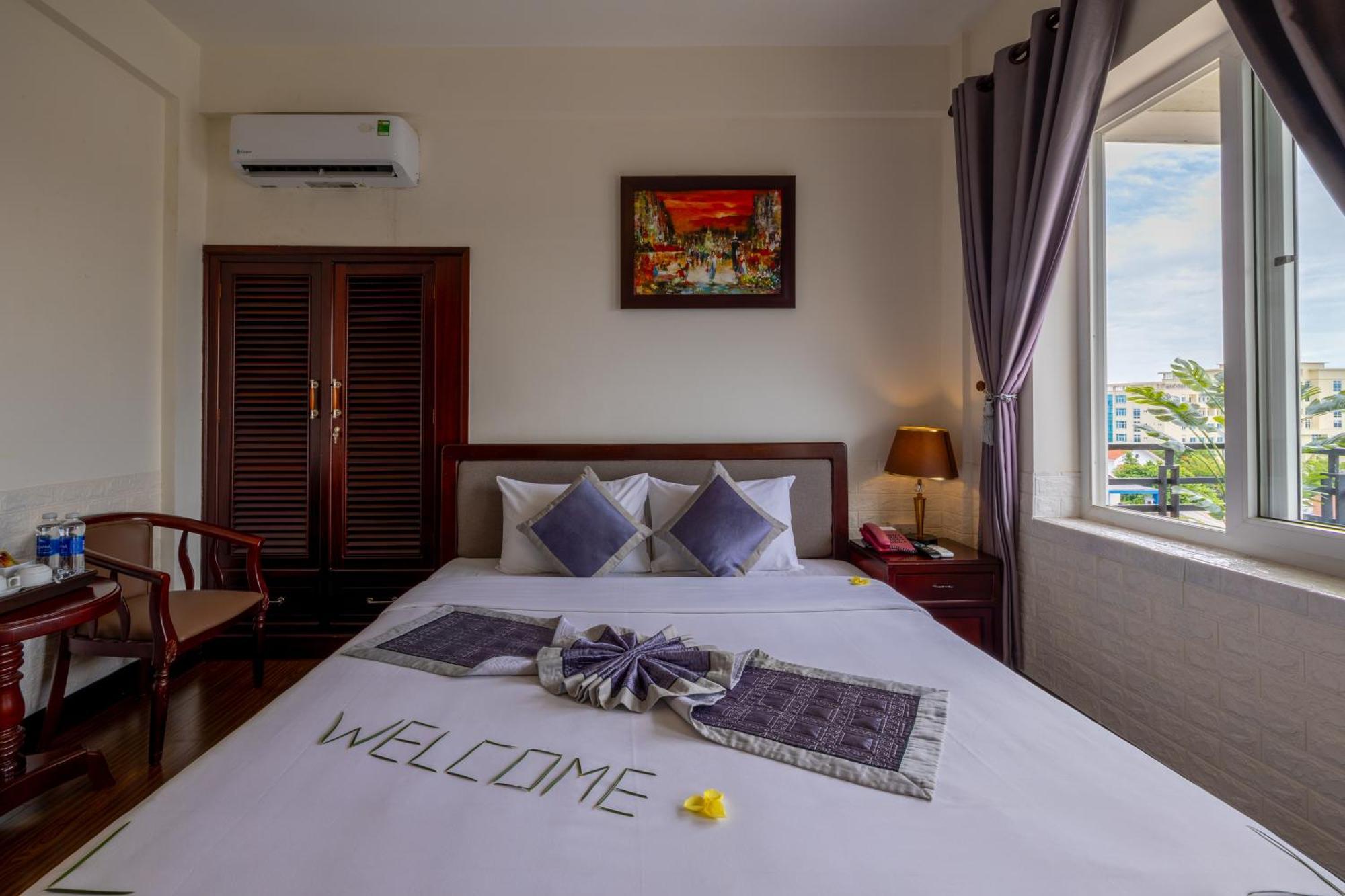 Baly Hotel Hue Exterior foto
