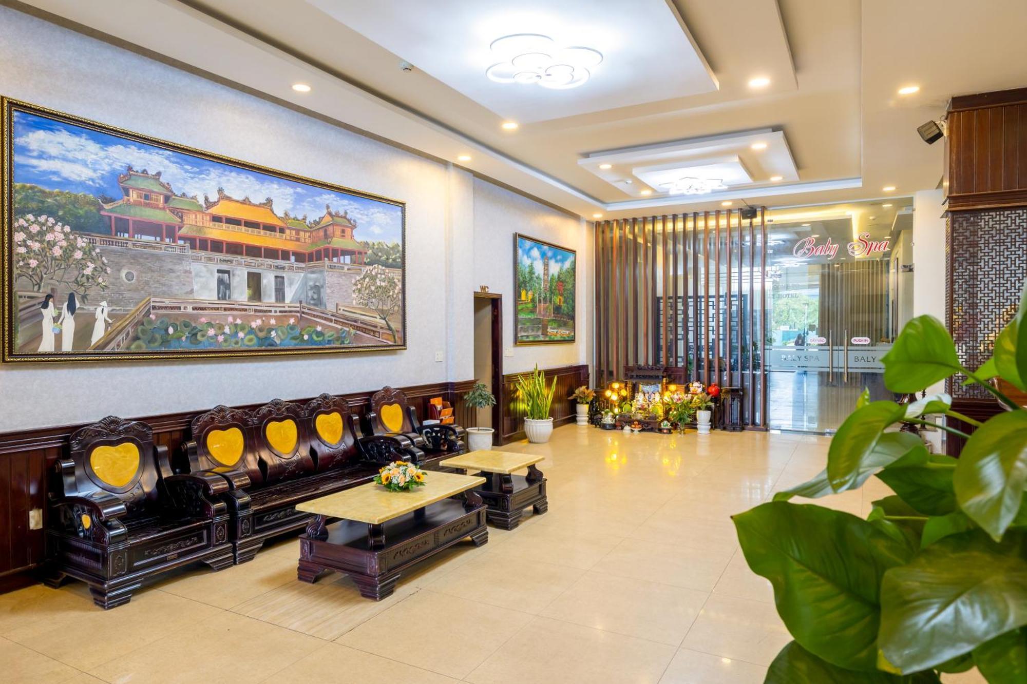Baly Hotel Hue Exterior foto