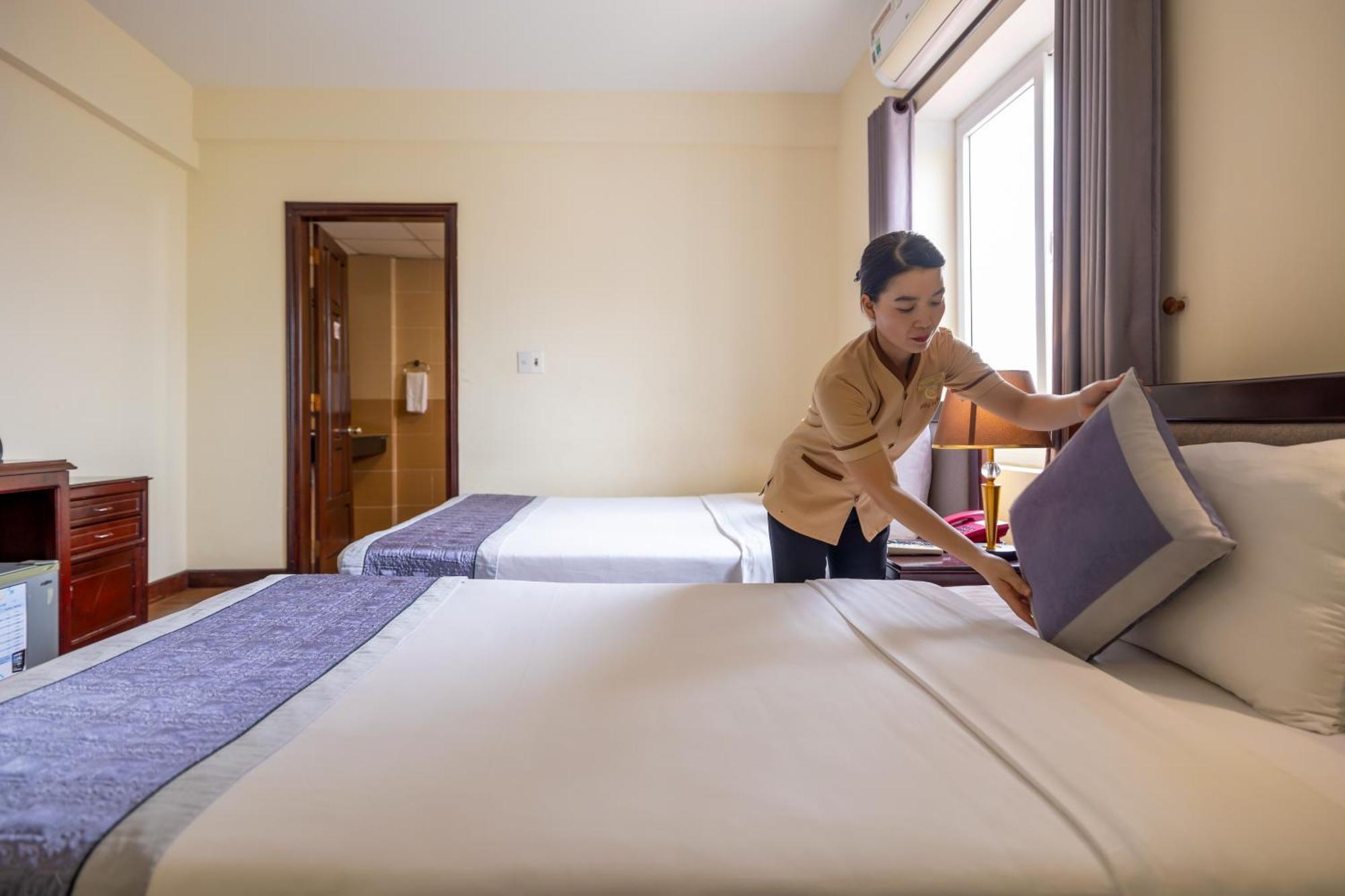 Baly Hotel Hue Exterior foto